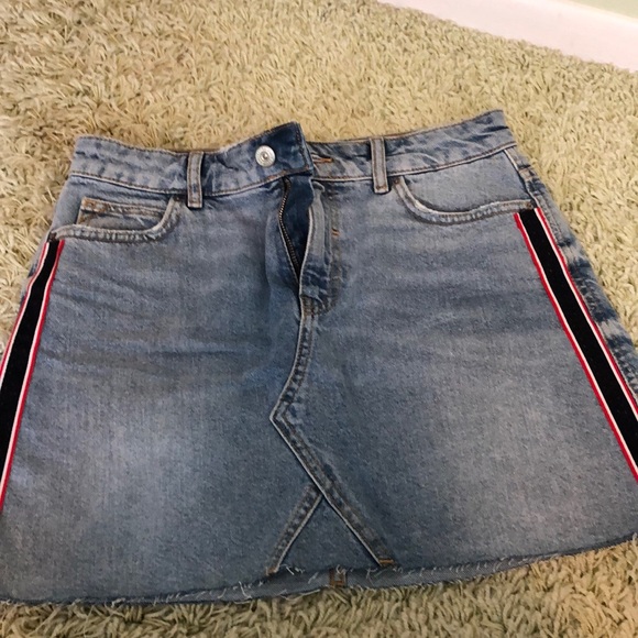 Zara Dresses & Skirts - Zara denim skirt size S